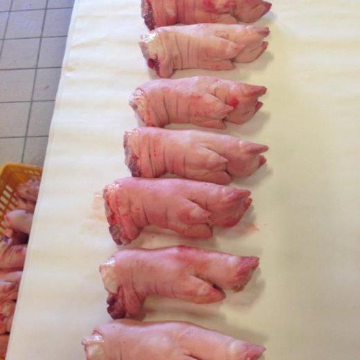 Frozen Pork Front Feet, short cut img2