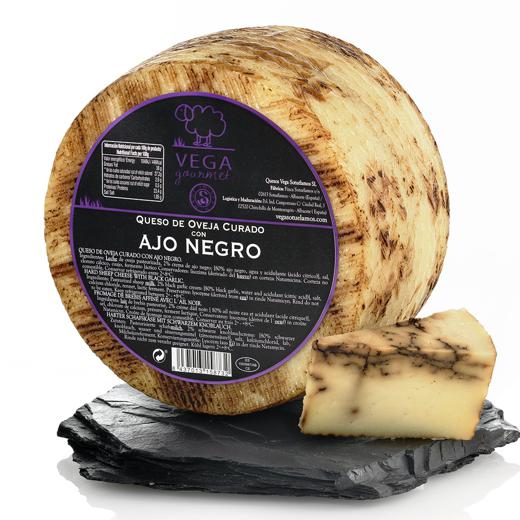 QUESO DE OVEJA CURADO CON AJO NEGRO - SHEEP CHEESE AGED WITH BLACK GARLIC img1